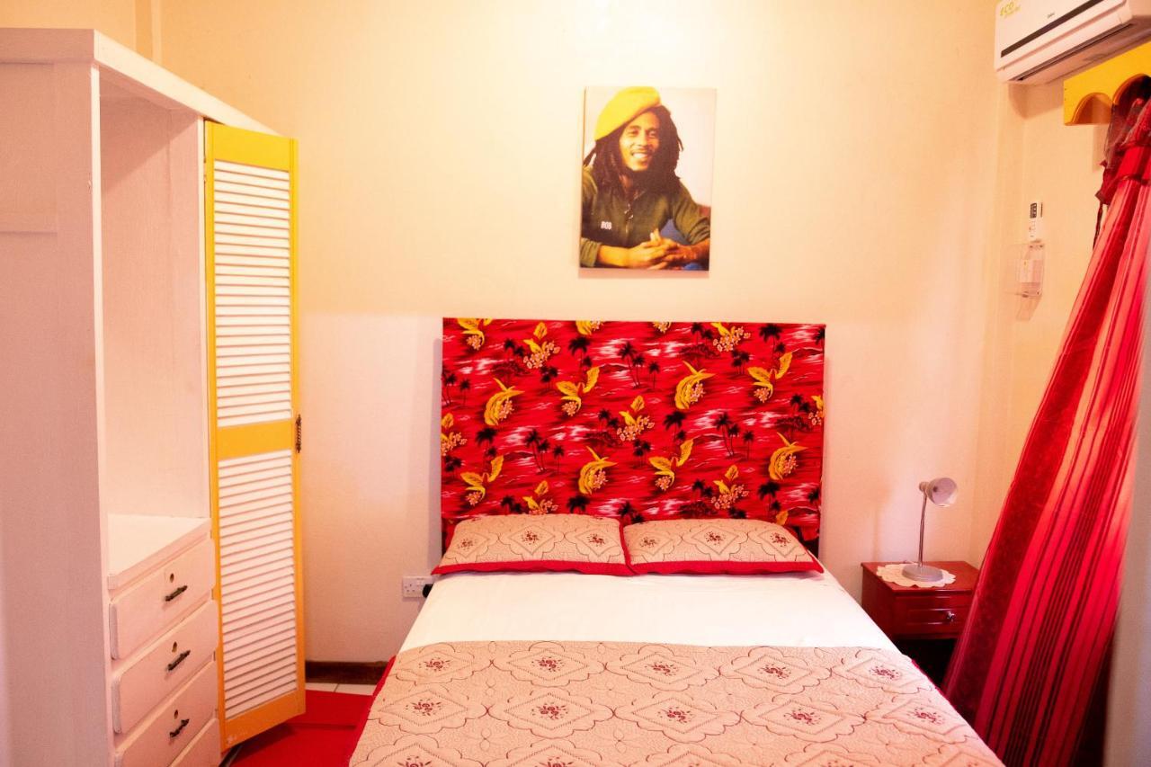 Tropical Breeze Vacation Home And Apartments Гроз-Иле Экстерьер фото