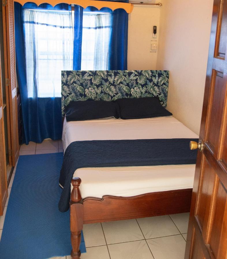 Tropical Breeze Vacation Home And Apartments Гроз-Иле Экстерьер фото