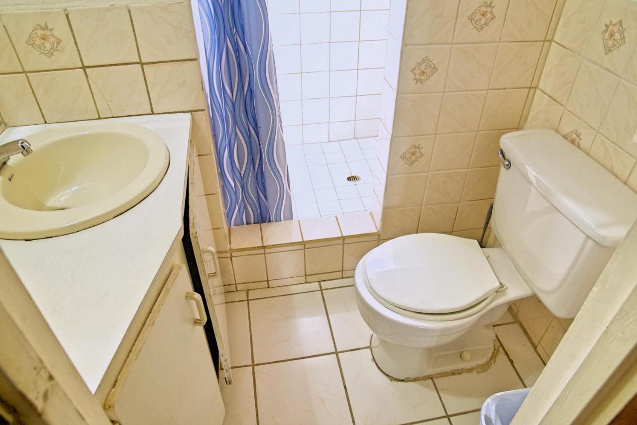 Tropical Breeze Vacation Home And Apartments Гроз-Иле Экстерьер фото