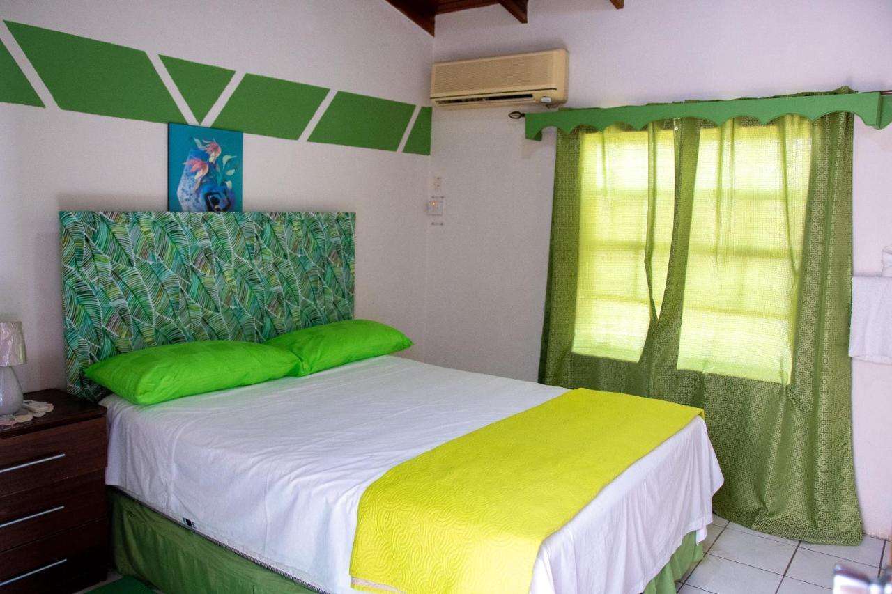 Tropical Breeze Vacation Home And Apartments Гроз-Иле Экстерьер фото